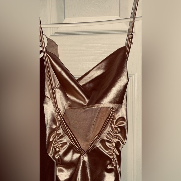 Better Be Womens Square Neck Sleeveless Cross Back Satin Dress Rose Gold Medium - Picture 6 of 12